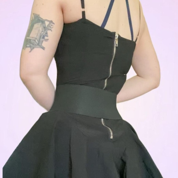 pink and black lace floral buckle belt with adjustable hoops.。.:*☆ - Picture 5 of 8